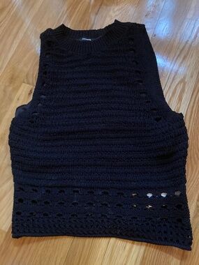 Express Sleeveless Black Crochet Sweater Sz XS